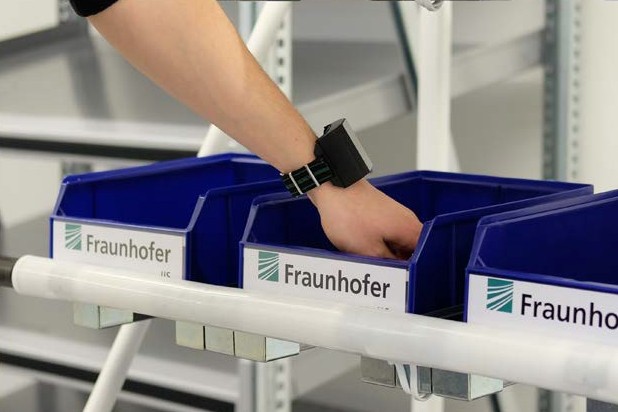 Fehlerfreies Kommissionieren Foto vom Demonstrator zu Fehlerfreies Kommissionieren